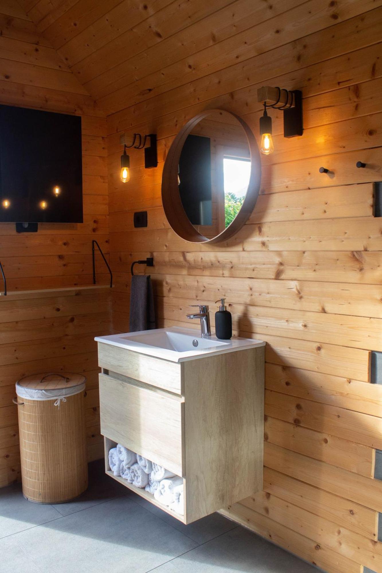Hotel Hiska-Glamping à Ajdovščina Extérieur photo